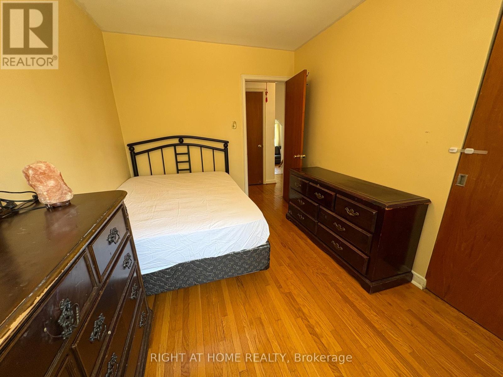 932 Midland Avenue, Toronto, Ontario  M1K 4G3 - Photo 12 - E12385393