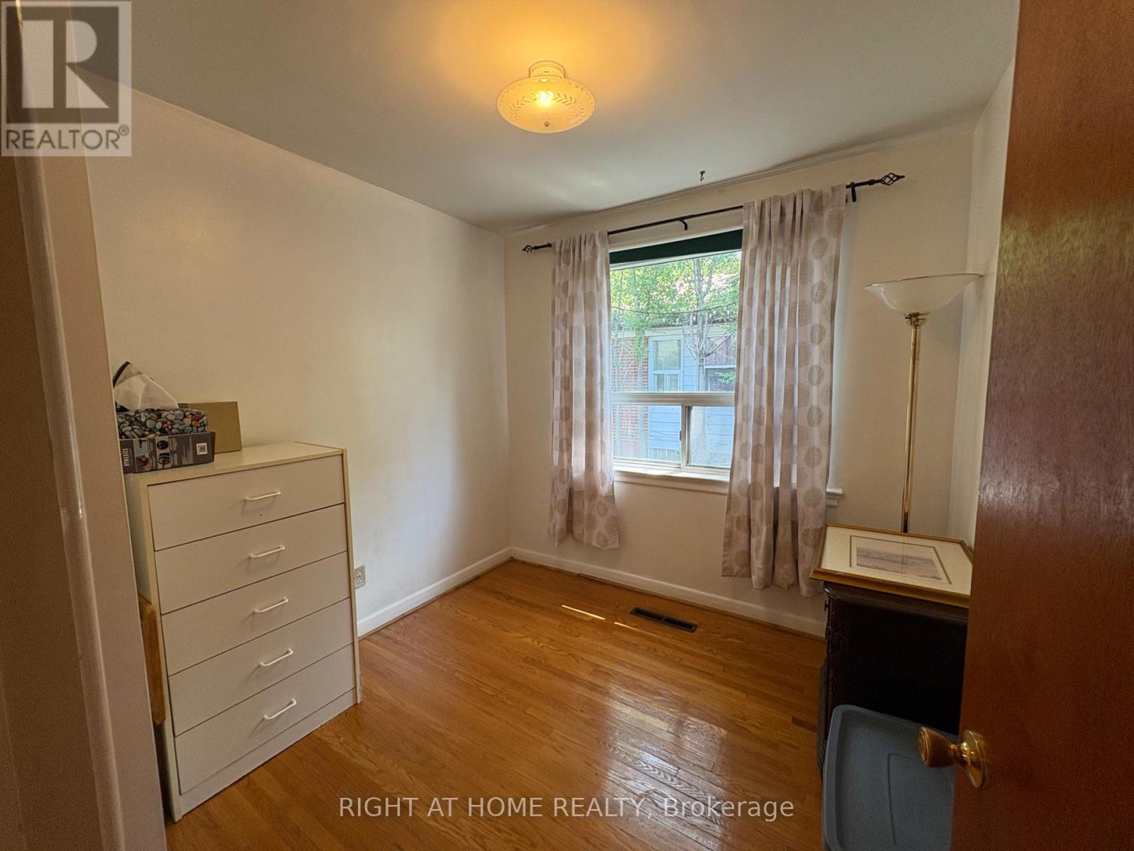 932 Midland Avenue, Toronto, Ontario  M1K 4G3 - Photo 14 - E12385393