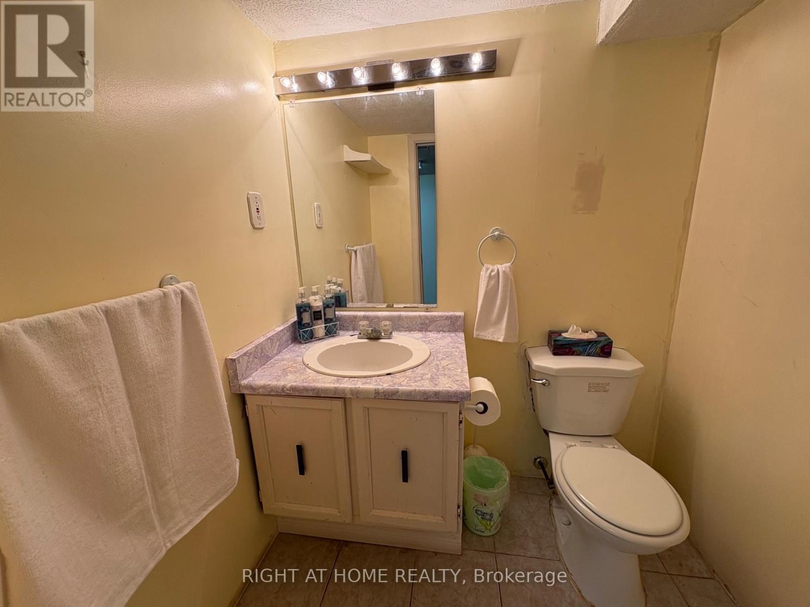 932 Midland Avenue, Toronto, Ontario  M1K 4G3 - Photo 18 - E12385393