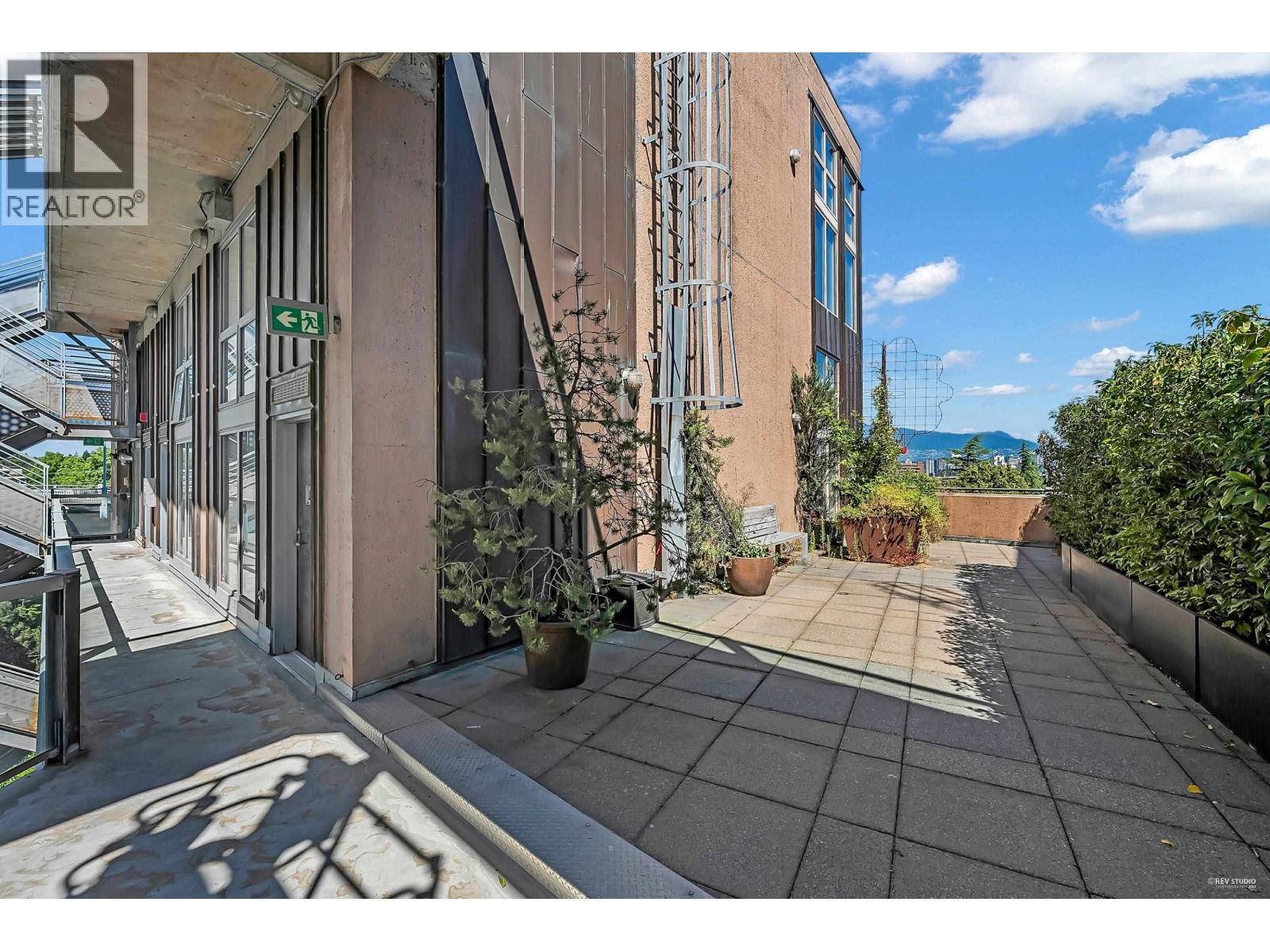 404 1529 W 6th Avenue, Vancouver, British Columbia  V6J 1R1 - Photo 1 - R3026347