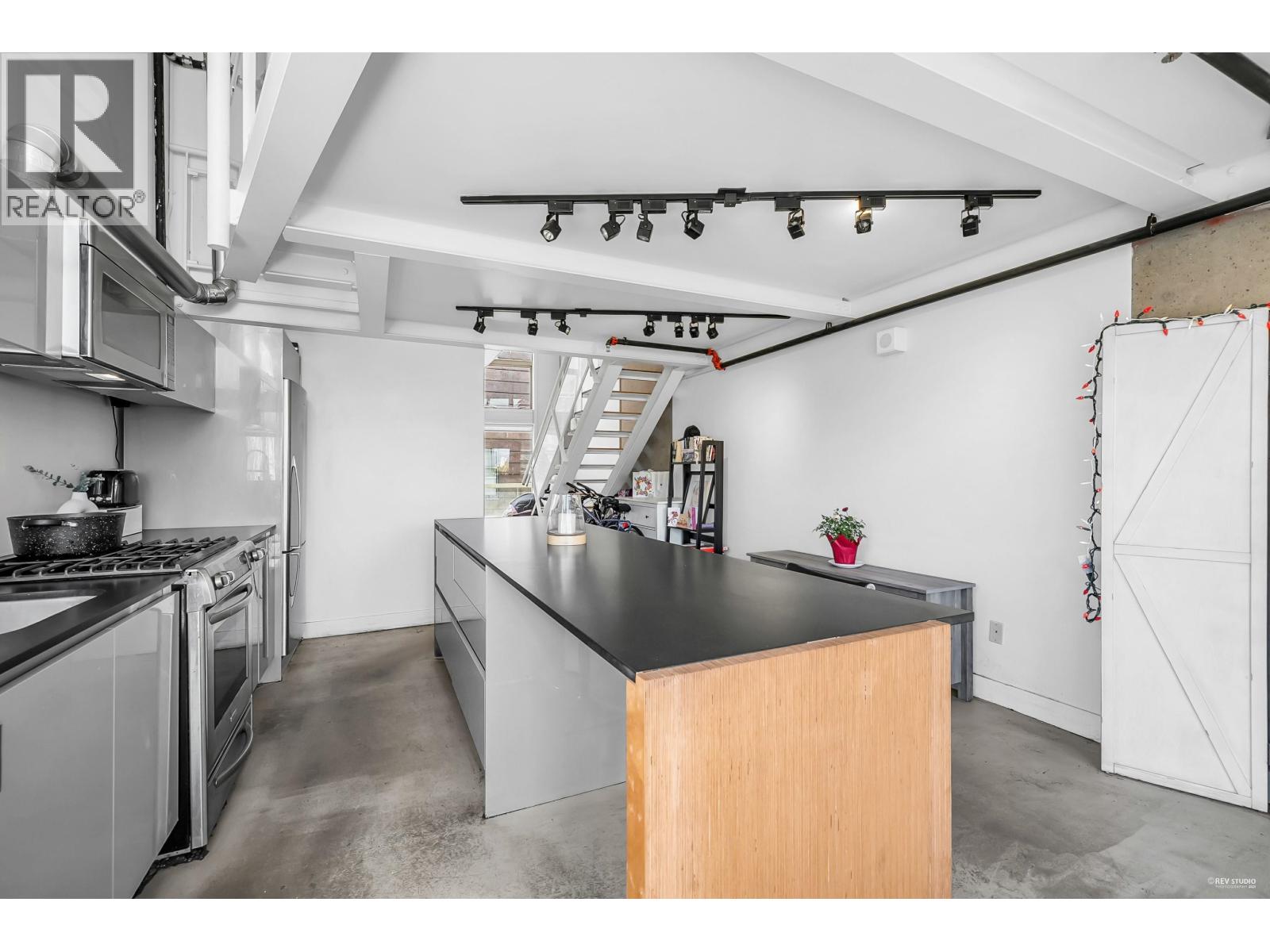 404 1529 W 6th Avenue, Vancouver, British Columbia  V6J 1R1 - Photo 8 - R3026347