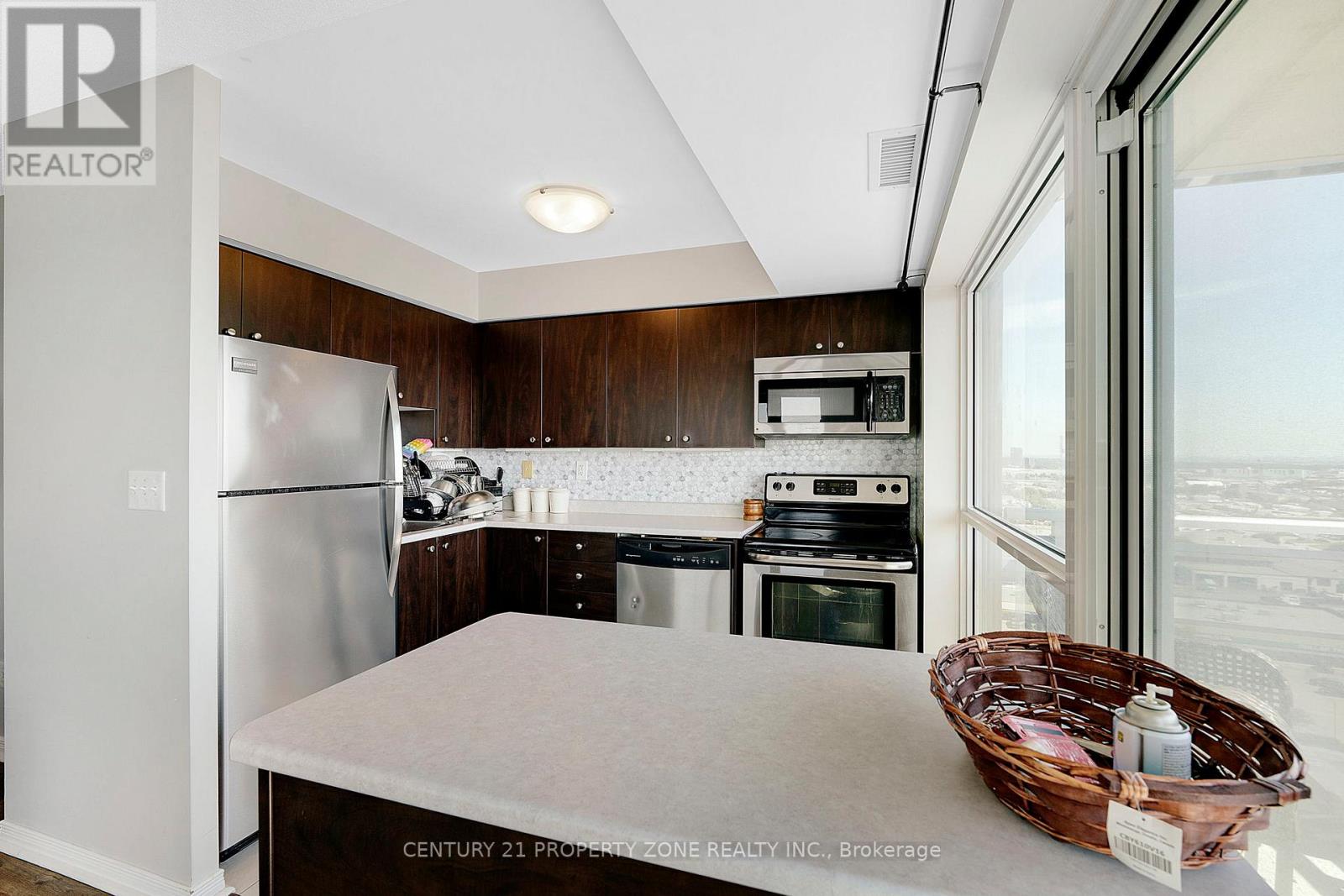 1804 - 215 Queen Street E, Brampton, Ontario  L6W 0A9 - Photo 13 - W12369701