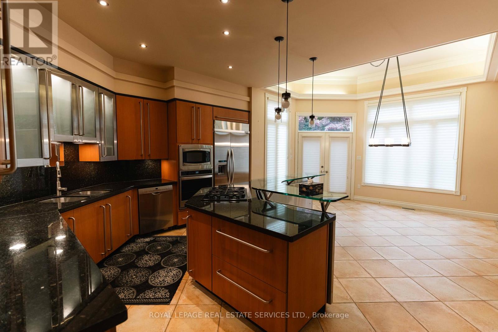 238 Wilderness Drive, Hamilton, Ontario  L9G 4S3 - Photo 9 - X12344482