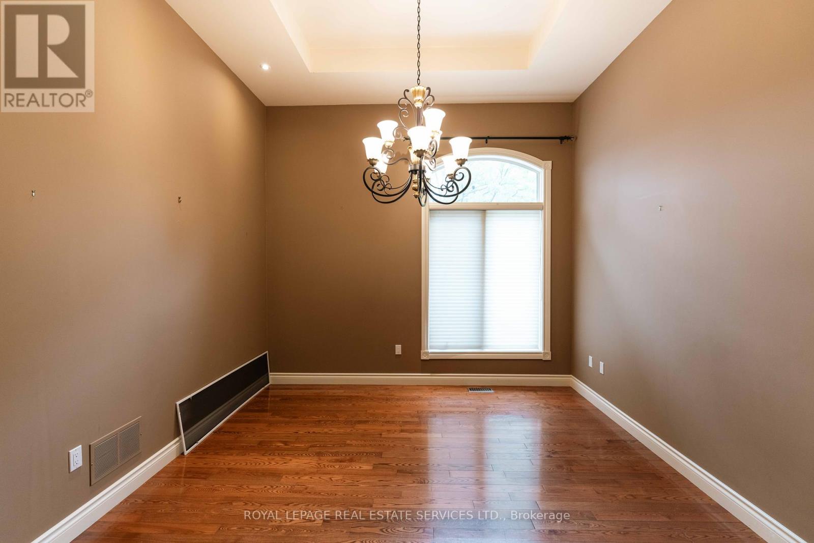 238 Wilderness Drive, Hamilton, Ontario  L9G 4S3 - Photo 8 - X12344482