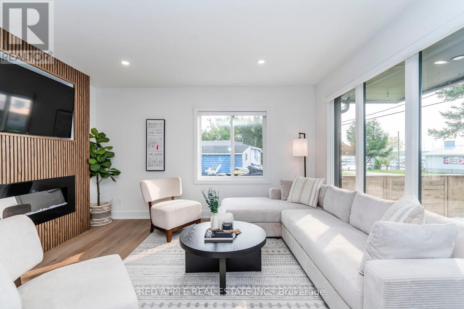 205 Hoyt Avenue, Tay (Victoria Harbour), Ontario  L0K 2A0 - Photo 17 - S12385271