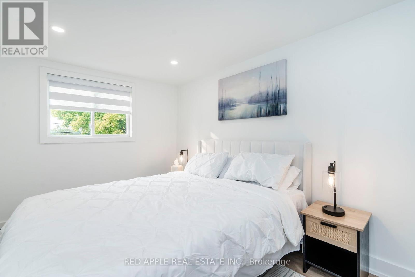 205 Hoyt Avenue, Tay (Victoria Harbour), Ontario  L0K 2A0 - Photo 34 - S12385271