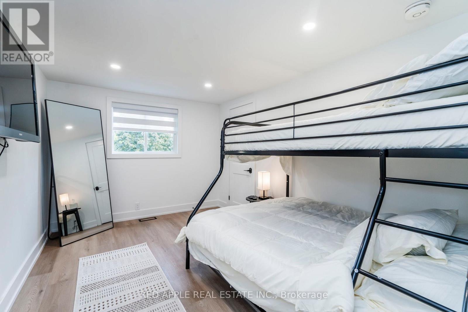 205 Hoyt Avenue, Tay (Victoria Harbour), Ontario  L0K 2A0 - Photo 35 - S12385271