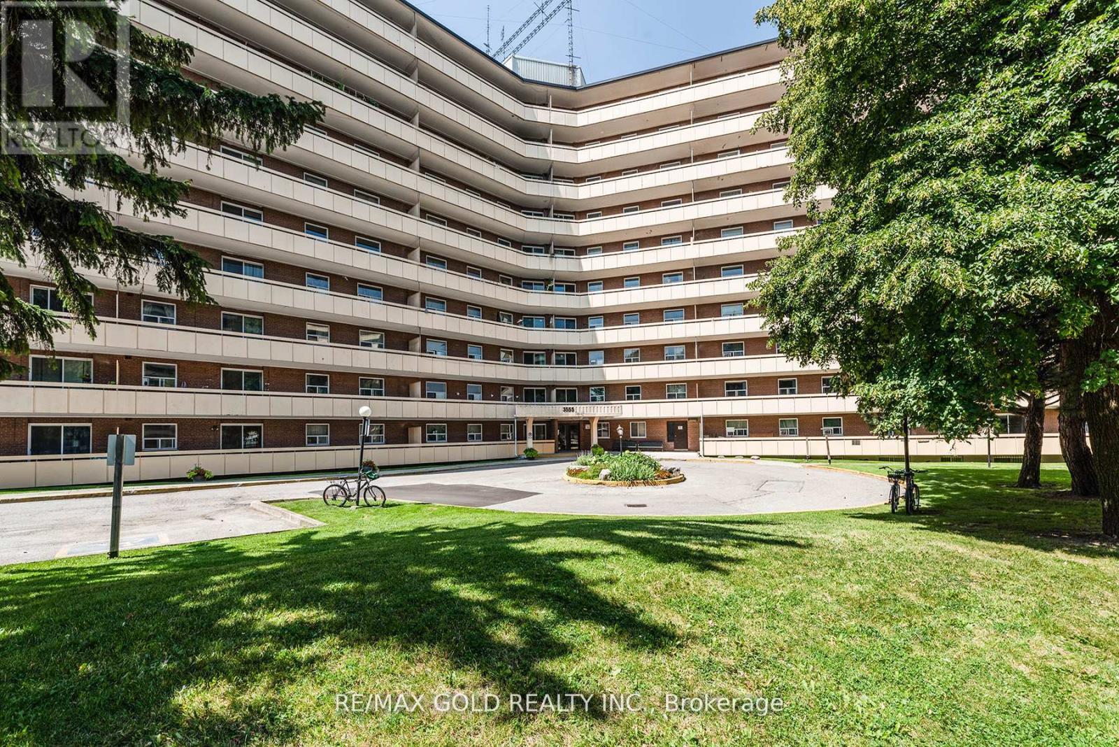 605 - 3555 Derry Road E, Mississauga (Malton), Ontario  L4T 1B2 - Photo 1 - W12385282