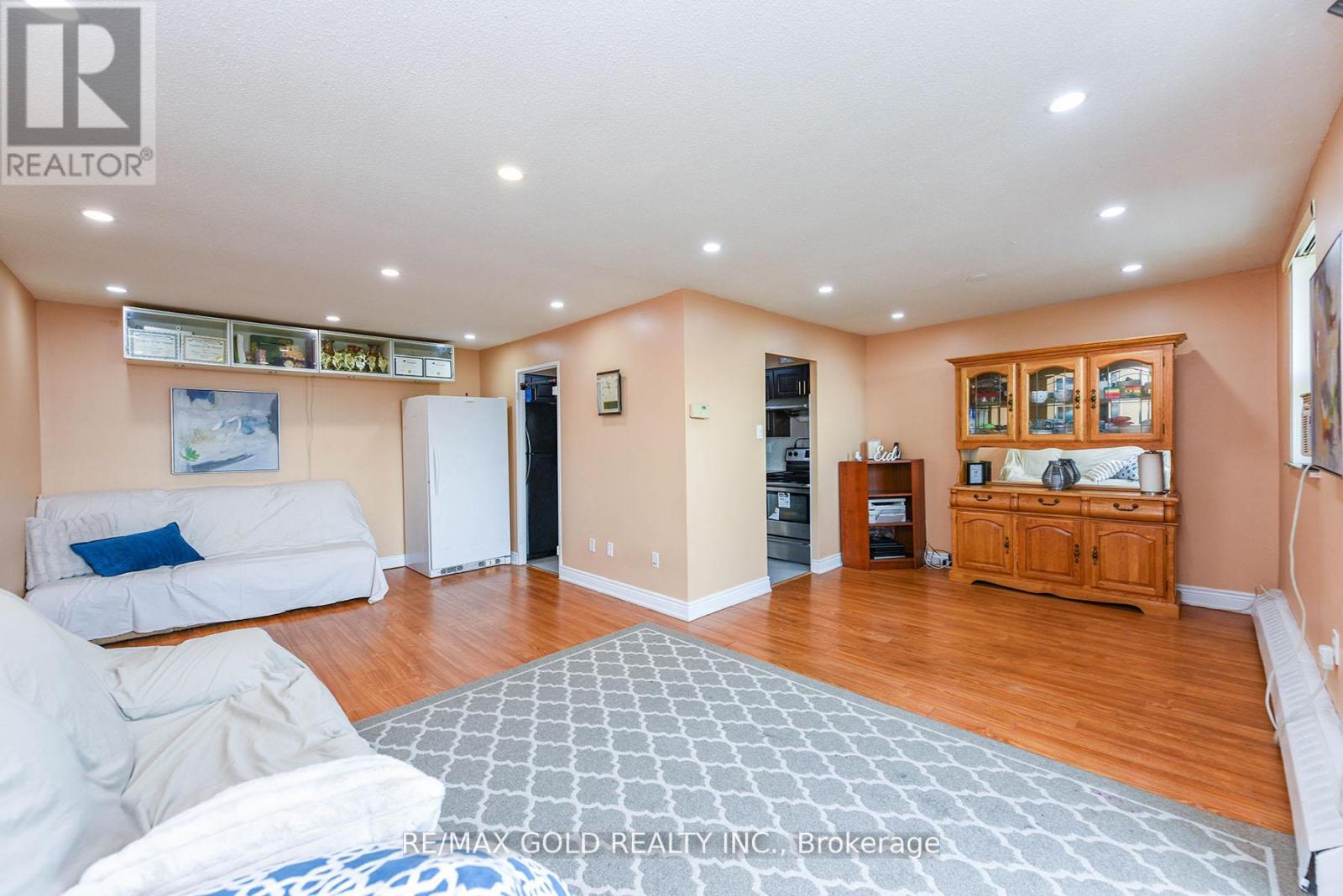 605 - 3555 Derry Road E, Mississauga (Malton), Ontario  L4T 1B2 - Photo 11 - W12385282