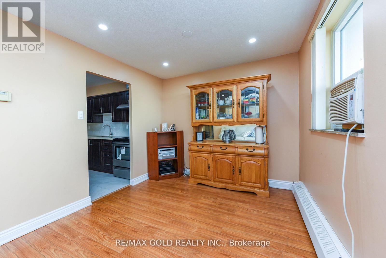 605 - 3555 Derry Road E, Mississauga (Malton), Ontario  L4T 1B2 - Photo 12 - W12385282