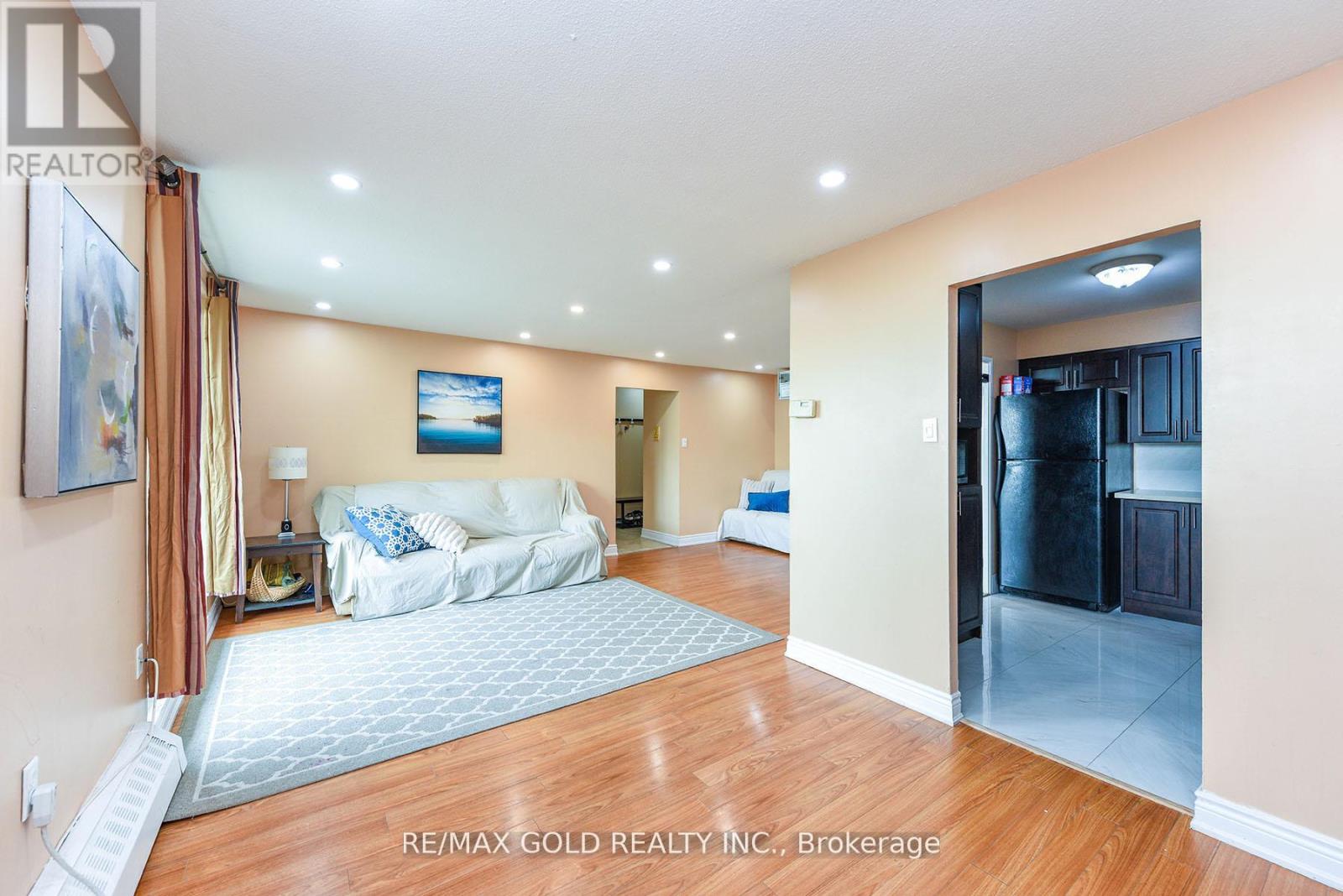 605 - 3555 Derry Road E, Mississauga (Malton), Ontario  L4T 1B2 - Photo 13 - W12385282