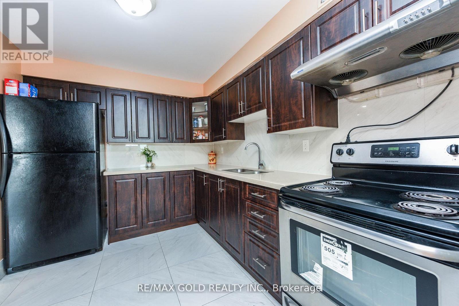 605 - 3555 Derry Road E, Mississauga (Malton), Ontario  L4T 1B2 - Photo 8 - W12385282