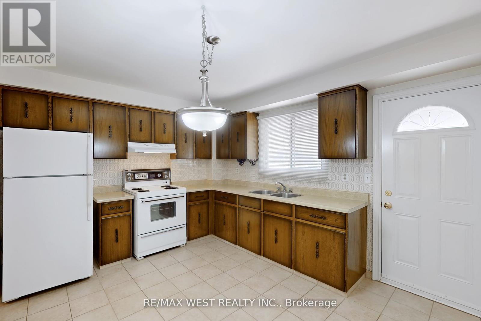 304 Concord Avenue, Toronto, Ontario  M6H 2P6 - Photo 15 - W12385315