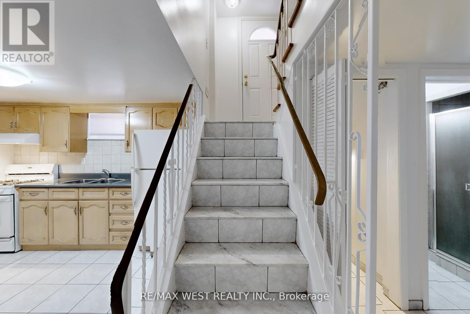 304 Concord Avenue, Toronto, Ontario  M6H 2P6 - Photo 38 - W12385315