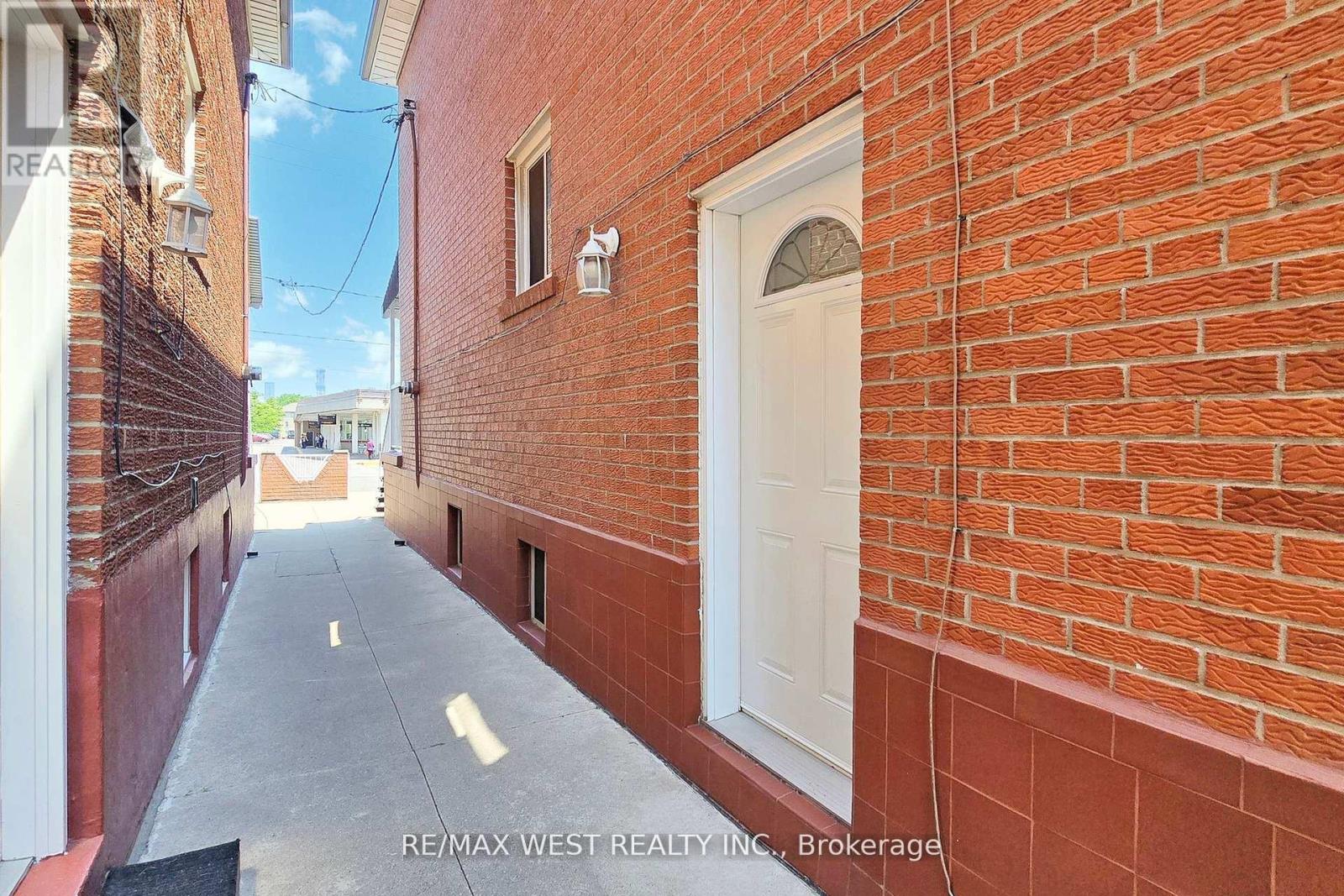 304 Concord Avenue, Toronto, Ontario  M6H 2P6 - Photo 46 - W12385315