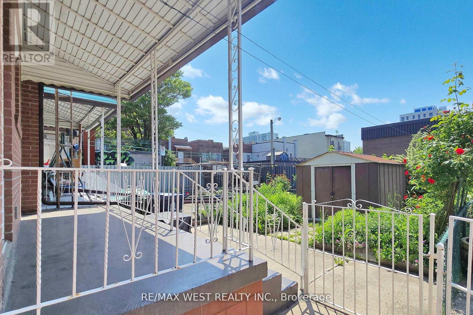 304 Concord Avenue, Toronto, Ontario  M6H 2P6 - Photo 50 - W12385315