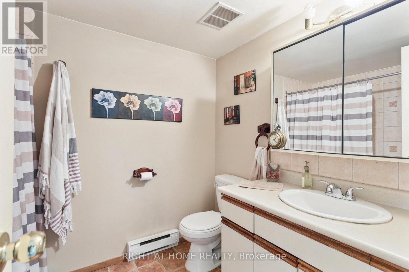 161 - 180 Mississ Vly Boulevard, Mississauga, Ontario  L5A 3M2 - Photo 21 - W12385318