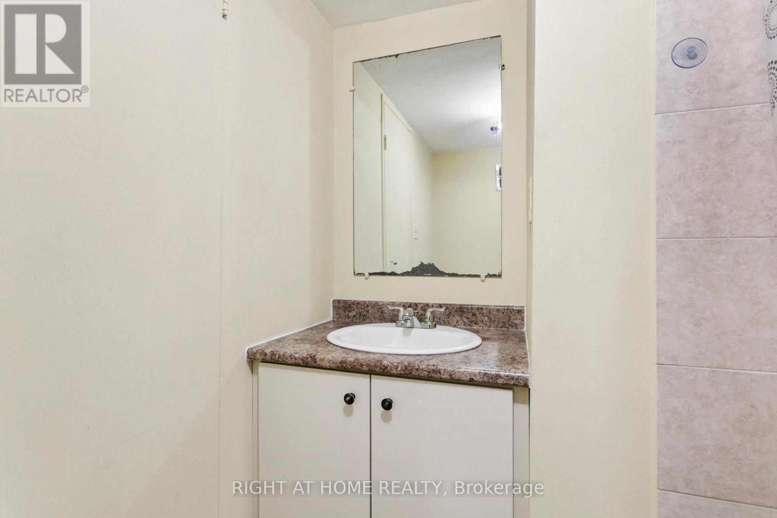 161 - 180 Mississ Vly Boulevard, Mississauga, Ontario  L5A 3M2 - Photo 46 - W12385318