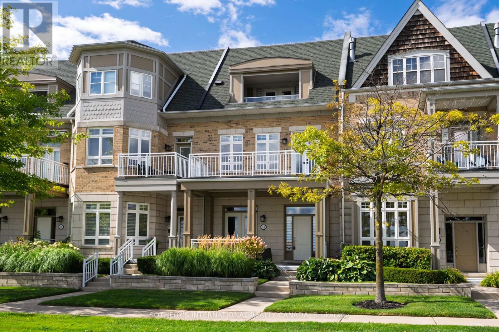 22 - 54 ST LAWRENCE DRIVE, Mississauga, Ontario