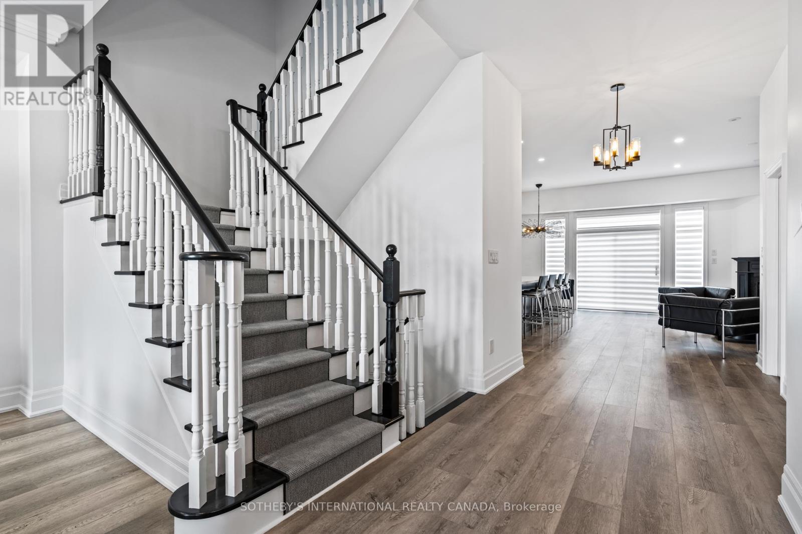 22 - 54 St Lawrence Drive, Mississauga (Port Credit), Ontario  L5G 4V1 - Photo 11 - W12385340