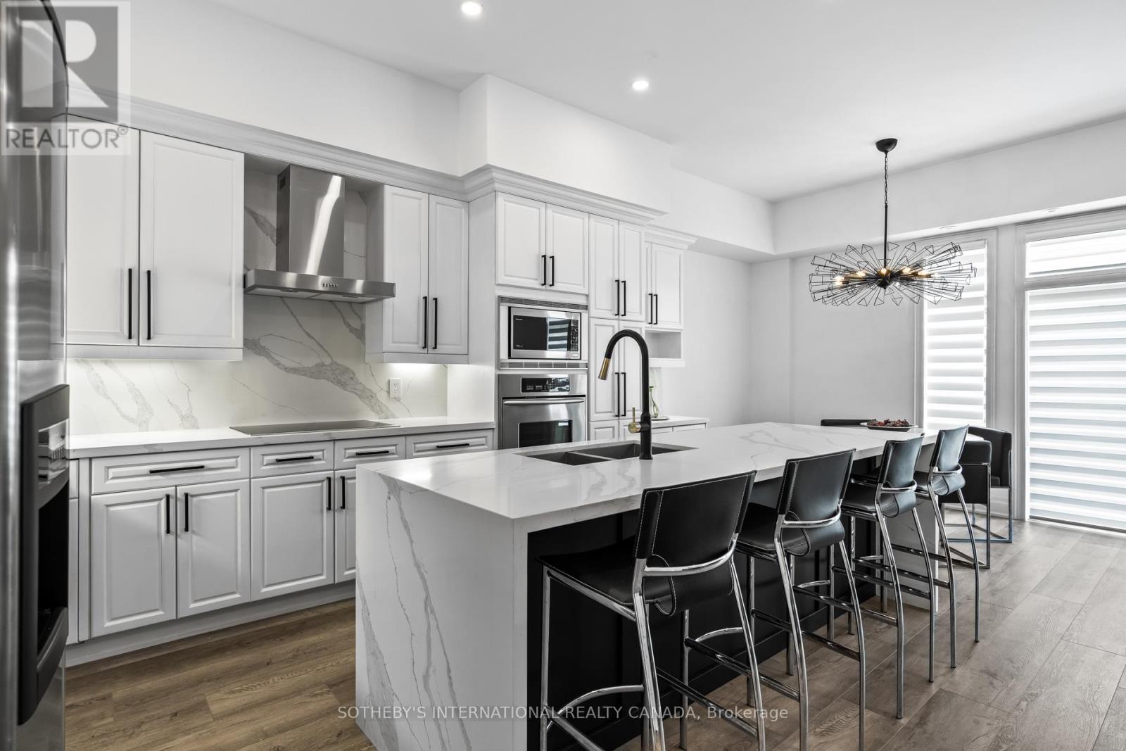 22 - 54 St Lawrence Drive, Mississauga (Port Credit), Ontario  L5G 4V1 - Photo 12 - W12385340