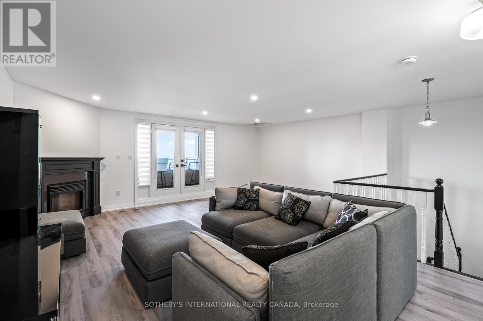 22 - 54 St Lawrence Drive, Mississauga (Port Credit), Ontario  L5G 4V1 - Photo 33 - W12385340