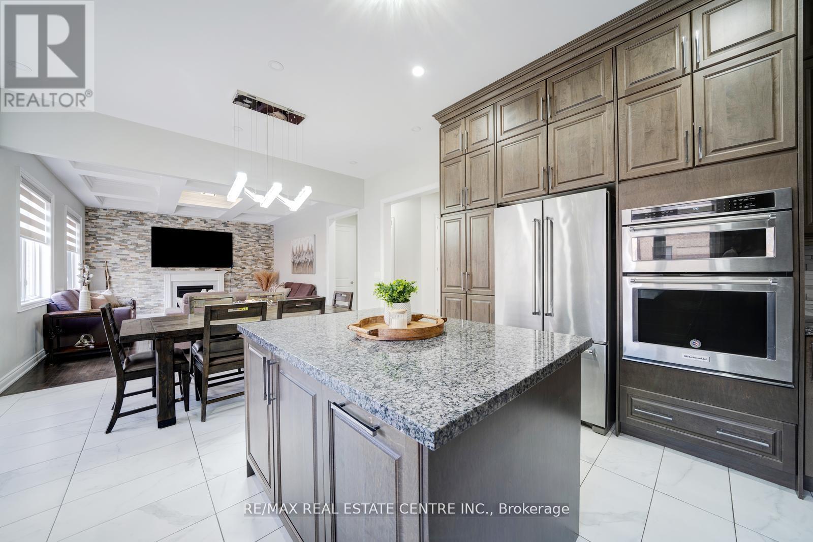 5 Carl Finlay Drive, Brampton (Toronto Gore Rural Estate), Ontario  L6P 4G4 - Photo 24 - W12385377