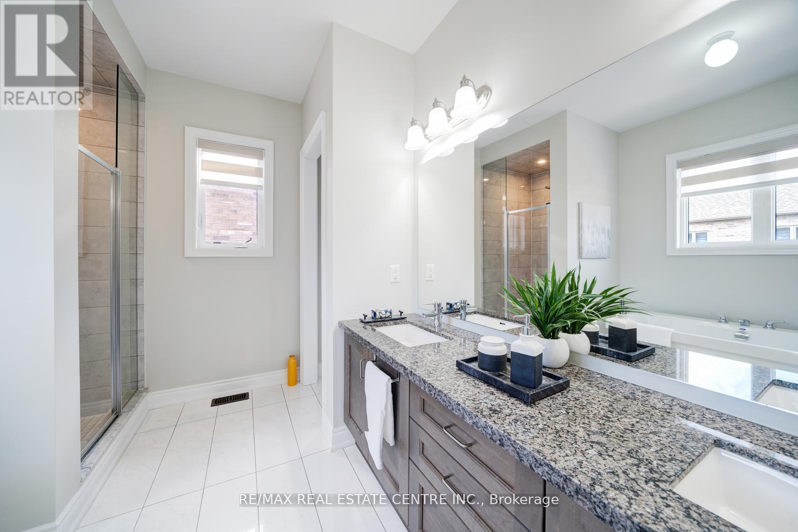 5 Carl Finlay Drive, Brampton (Toronto Gore Rural Estate), Ontario  L6P 4G4 - Photo 38 - W12385377