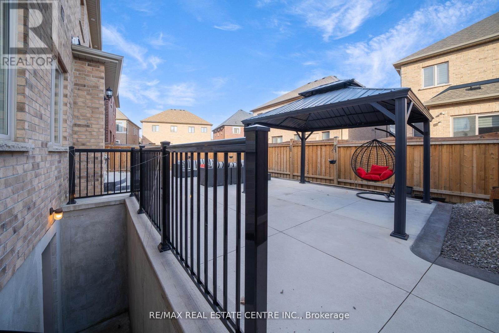 5 Carl Finlay Drive, Brampton (Toronto Gore Rural Estate), Ontario  L6P 4G4 - Photo 48 - W12385377