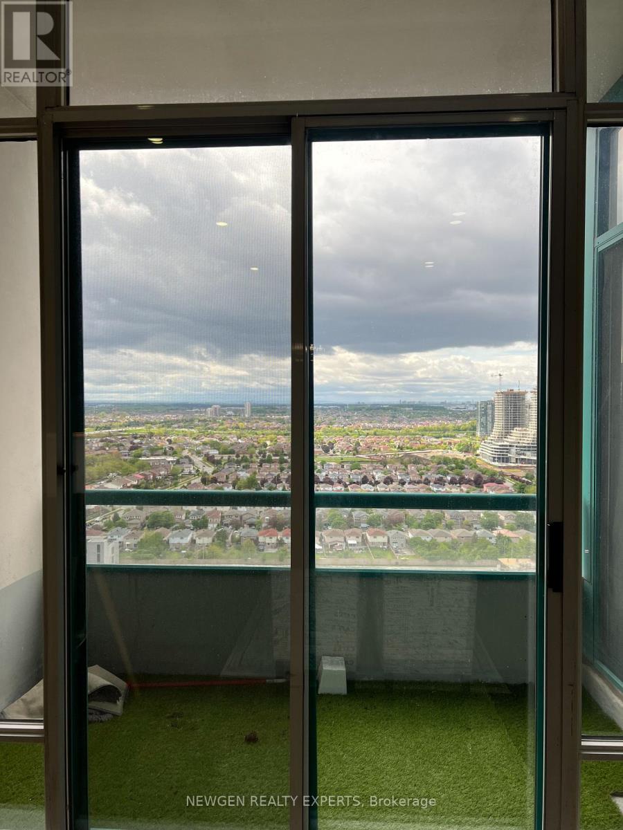 Uph 12 - 550 Webb Drive, Mississauga (City Centre), Ontario  L5B 3Y4 - Photo 18 - W12385378