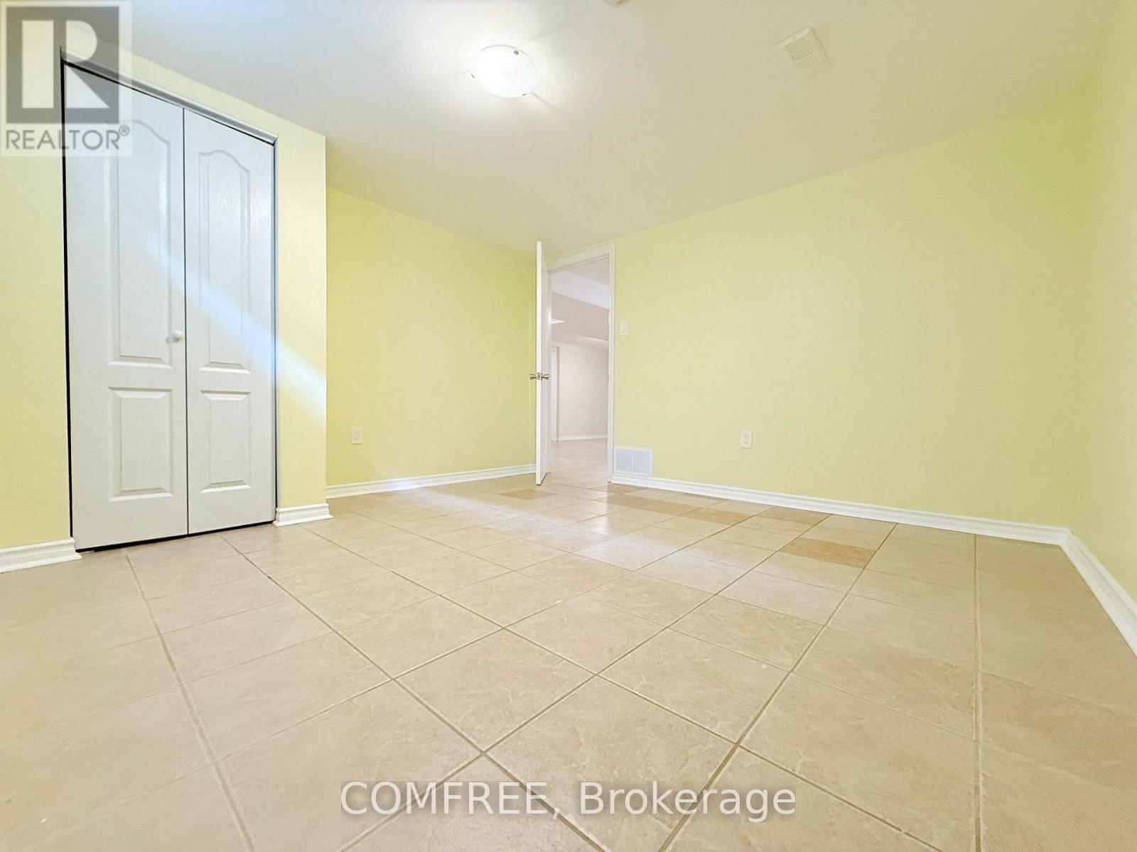 2372 Riley Avenue, Ottawa, Ontario  K2C 1J9 - Photo 2 - X12385403