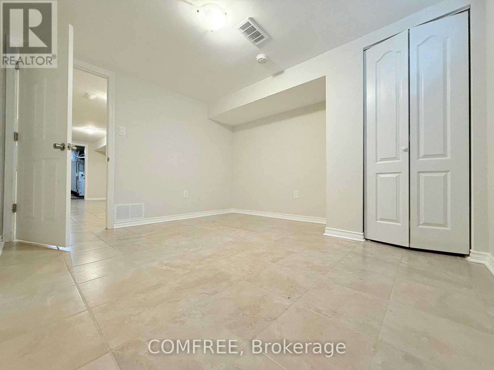 2372 Riley Avenue, Ottawa, Ontario  K2C 1J9 - Photo 3 - X12385403