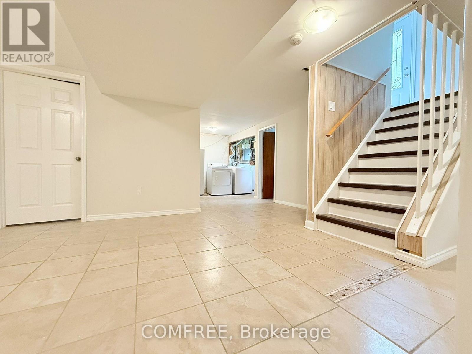 2372 Riley Avenue, Ottawa, Ontario  K2C 1J9 - Photo 4 - X12385403