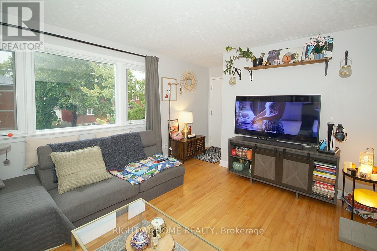 2 - 2436 Carlsen Avenue, Ottawa, Ontario  K1V 8G1 - Photo 3 - X12385448