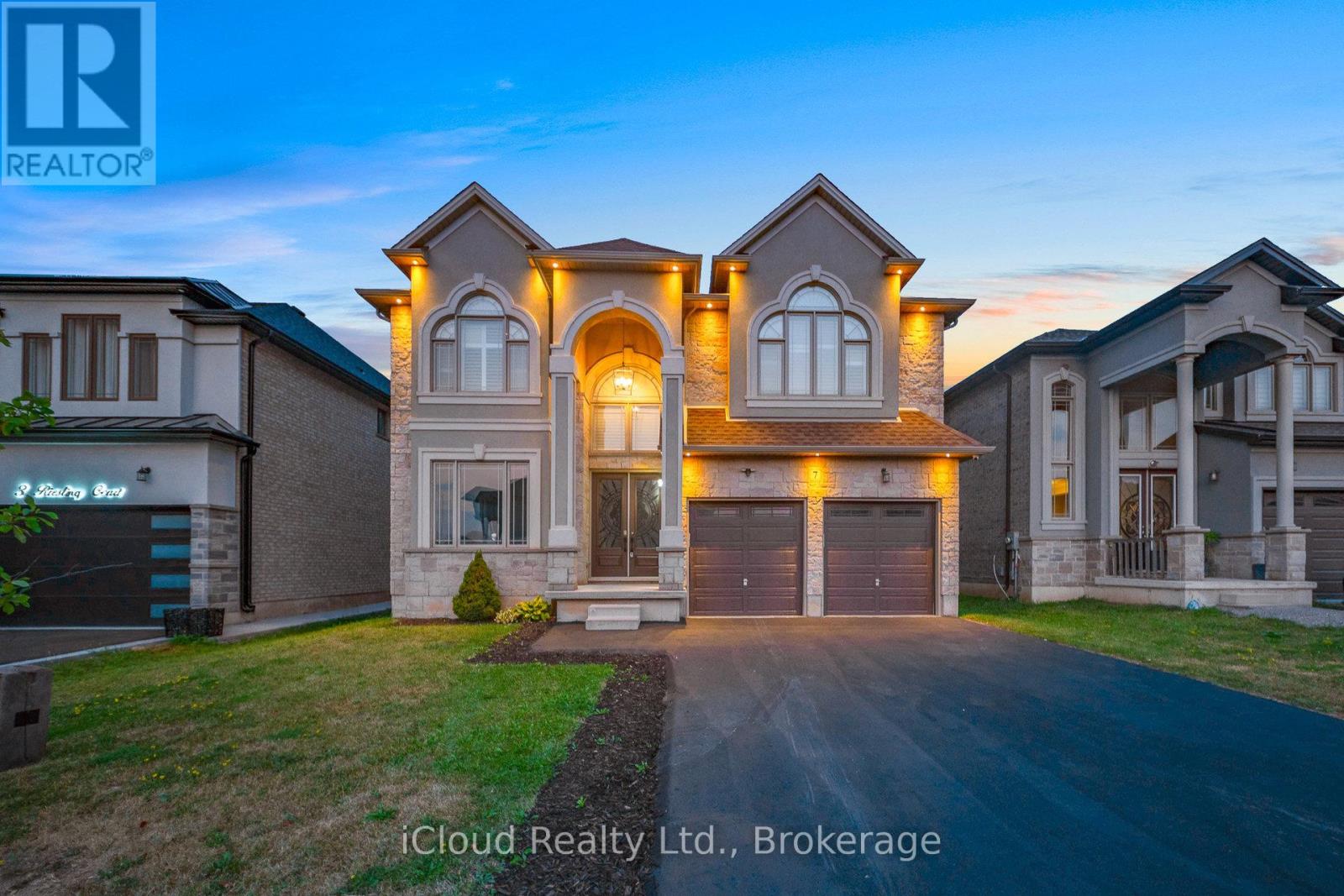 7 RIESLING COURT, Hamilton, Ontario