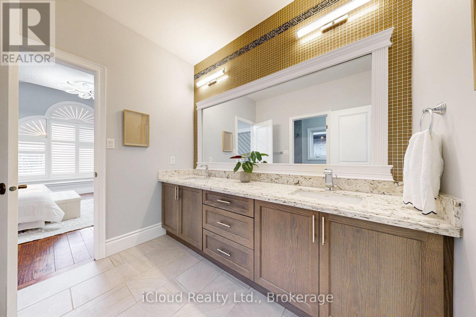 7 Riesling Court, Hamilton, Ontario  L8G 0B4 - Photo 28 - X12385286