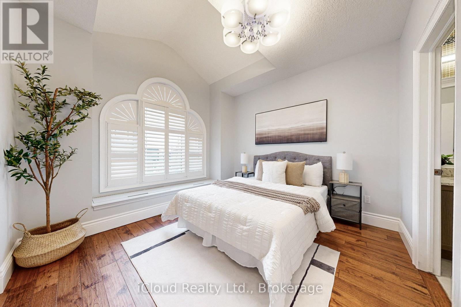 7 Riesling Court, Hamilton, Ontario  L8G 0B4 - Photo 31 - X12385286