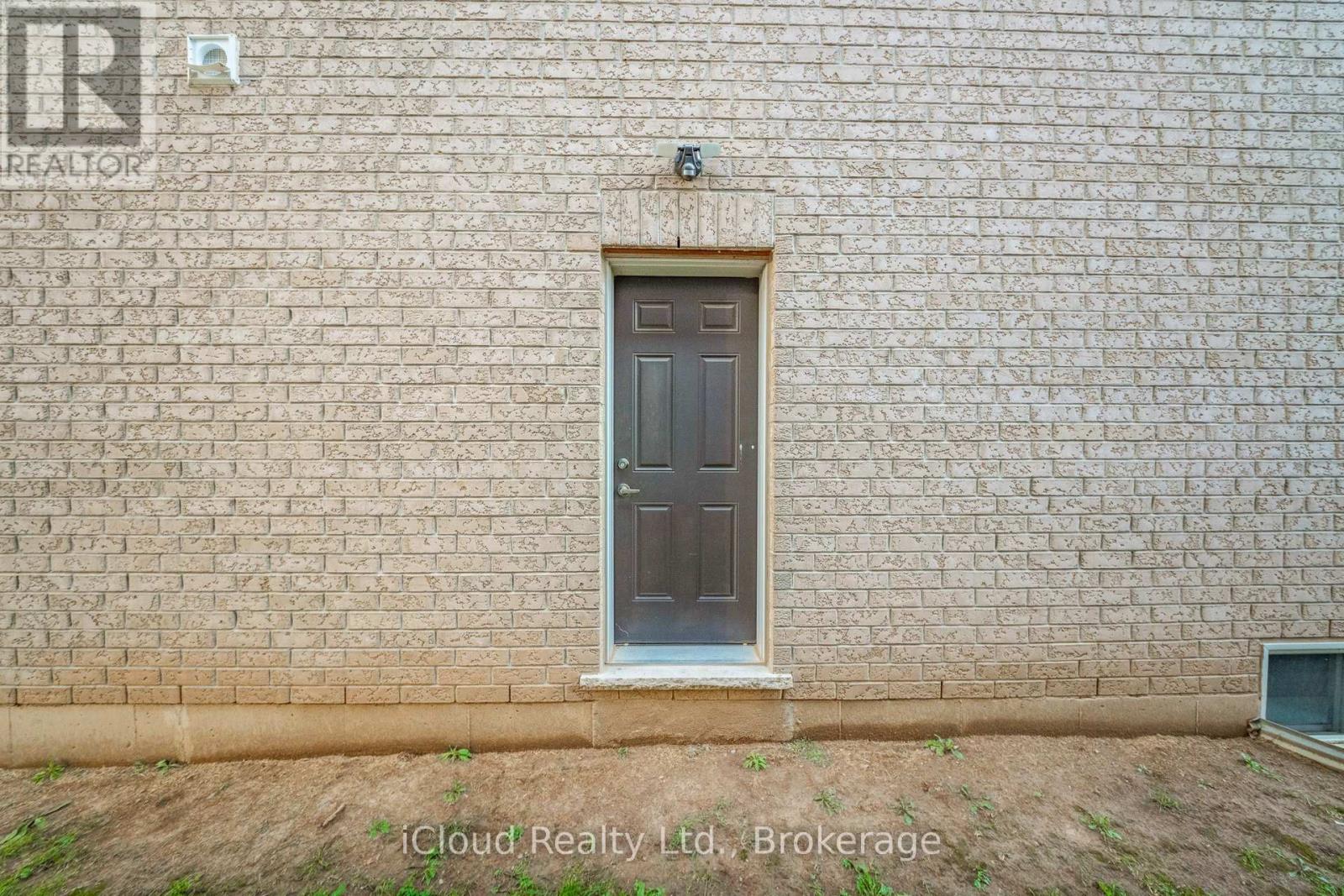7 Riesling Court, Hamilton, Ontario  L8G 0B4 - Photo 35 - X12385286
