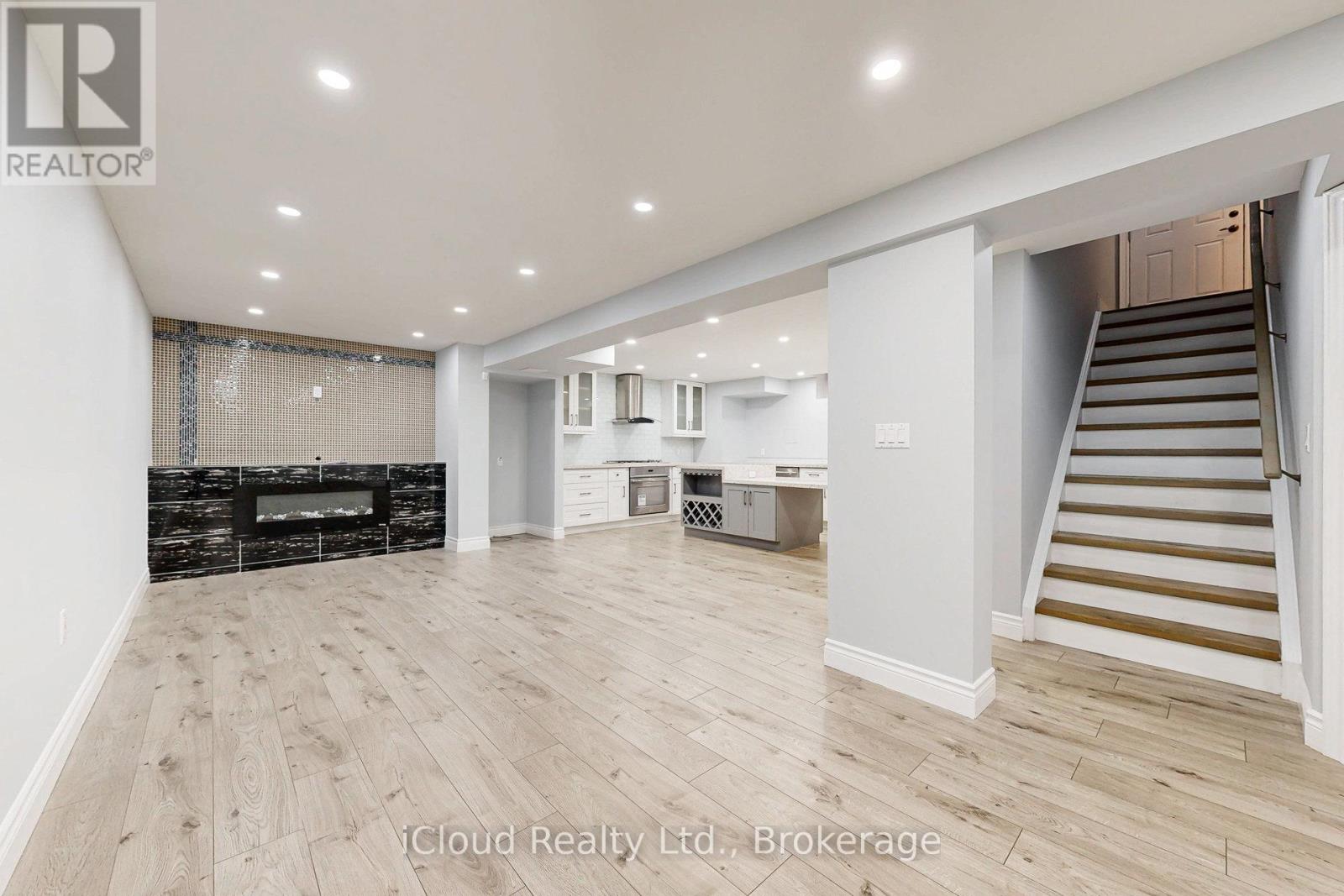 7 Riesling Court, Hamilton, Ontario  L8G 0B4 - Photo 36 - X12385286