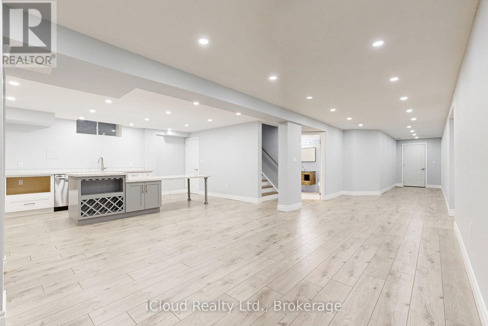 7 Riesling Court, Hamilton, Ontario  L8G 0B4 - Photo 37 - X12385286