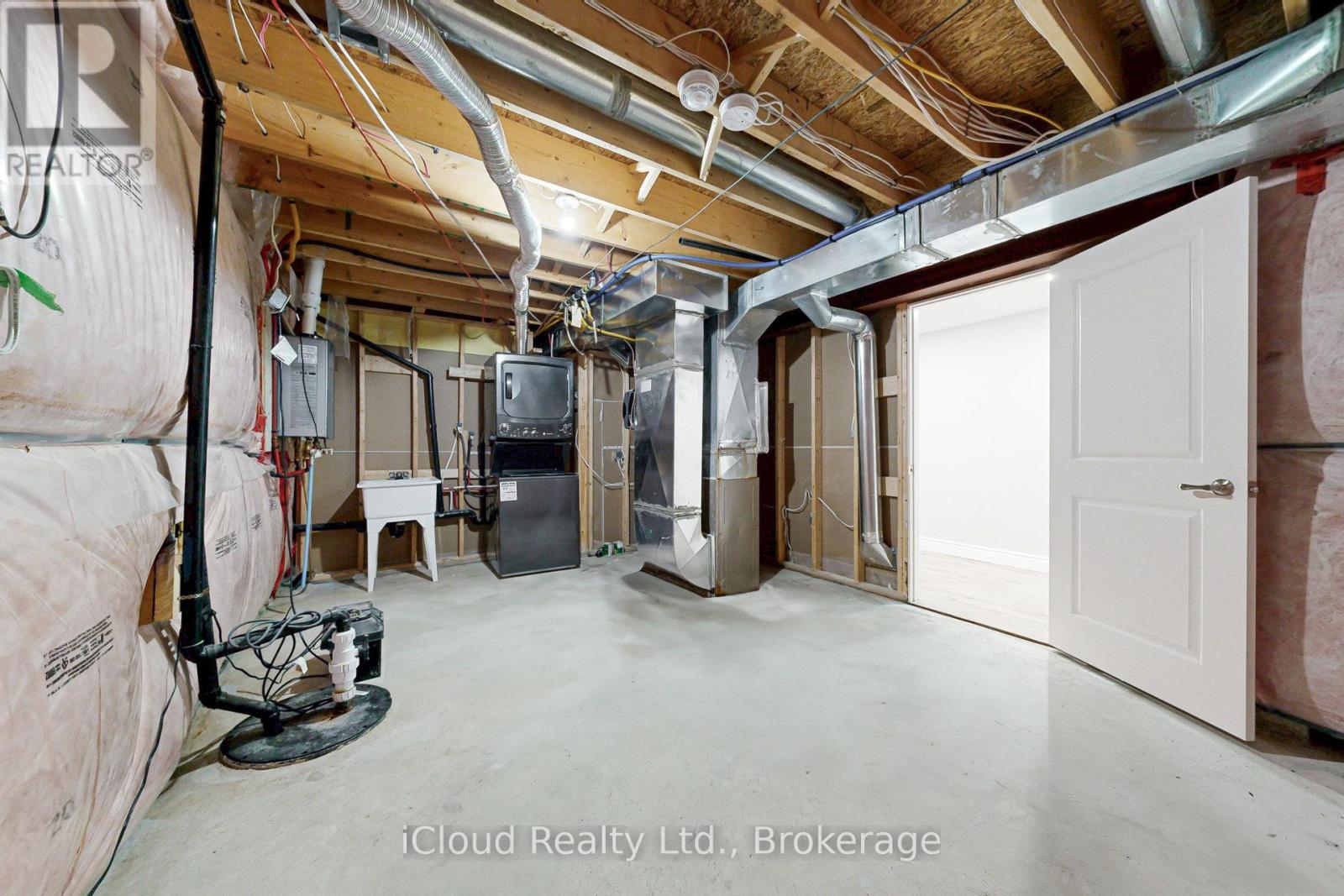 7 Riesling Court, Hamilton, Ontario  L8G 0B4 - Photo 44 - X12385286