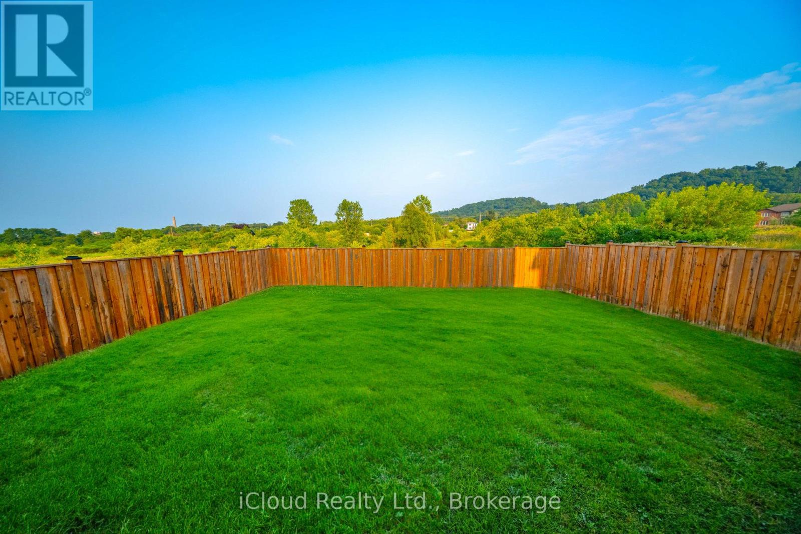 7 Riesling Court, Hamilton, Ontario  L8G 0B4 - Photo 45 - X12385286