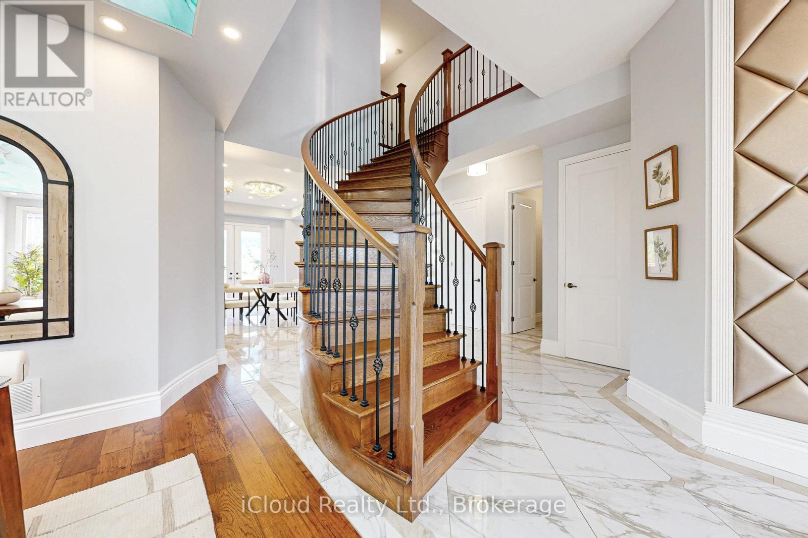 7 Riesling Court, Hamilton, Ontario  L8G 0B4 - Photo 8 - X12385286