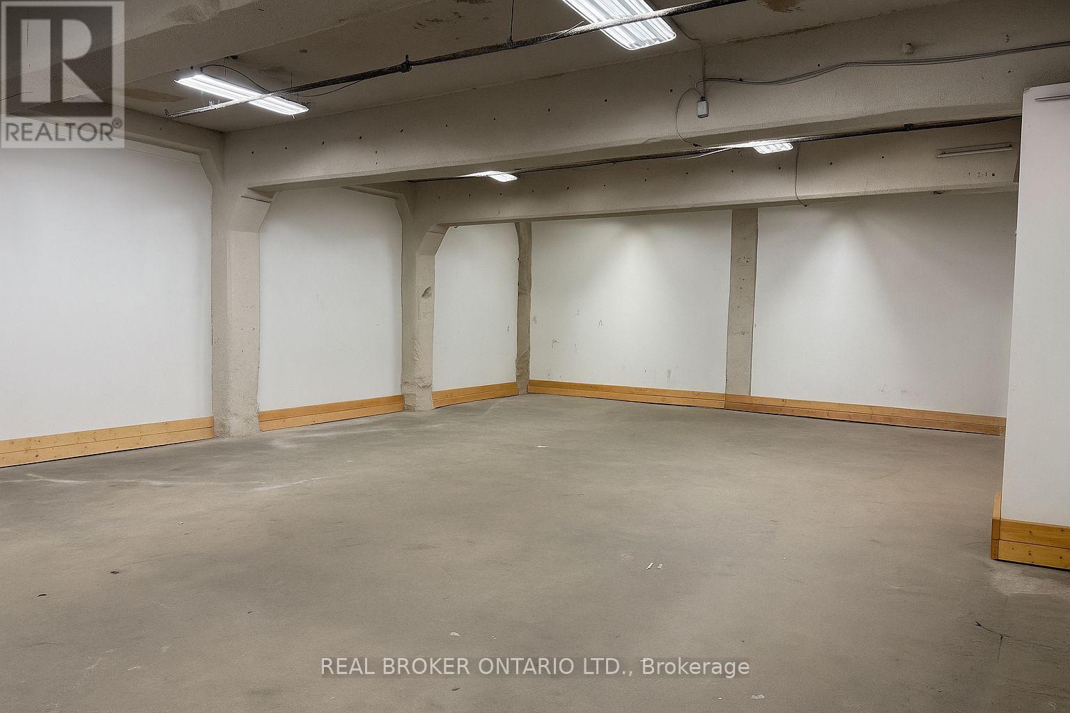 9 - 4256 Carroll Avenue, Niagara Falls, Ontario  L2E 7J2 - Photo 4 - X12385348