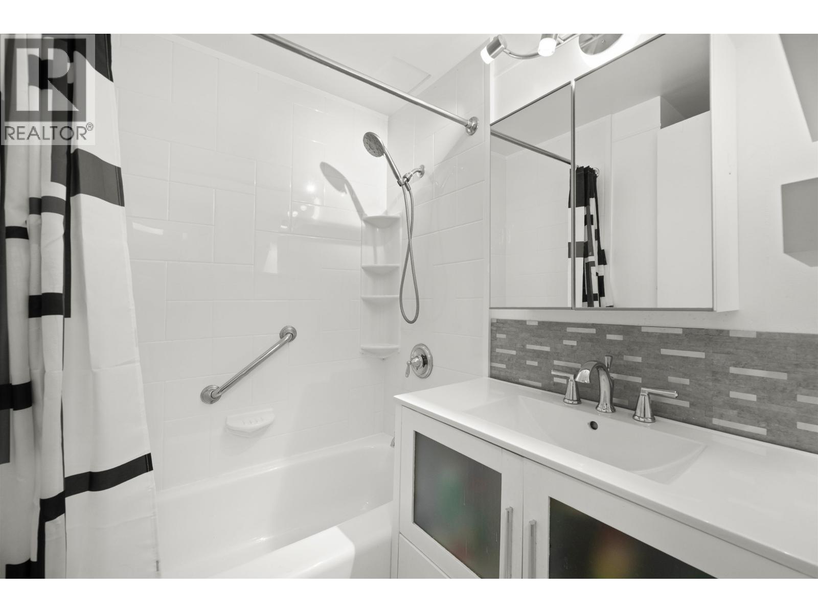 102 708 Eighth Avenue, New Westminster, British Columbia  V3M 2R3 - Photo 12 - R3044269