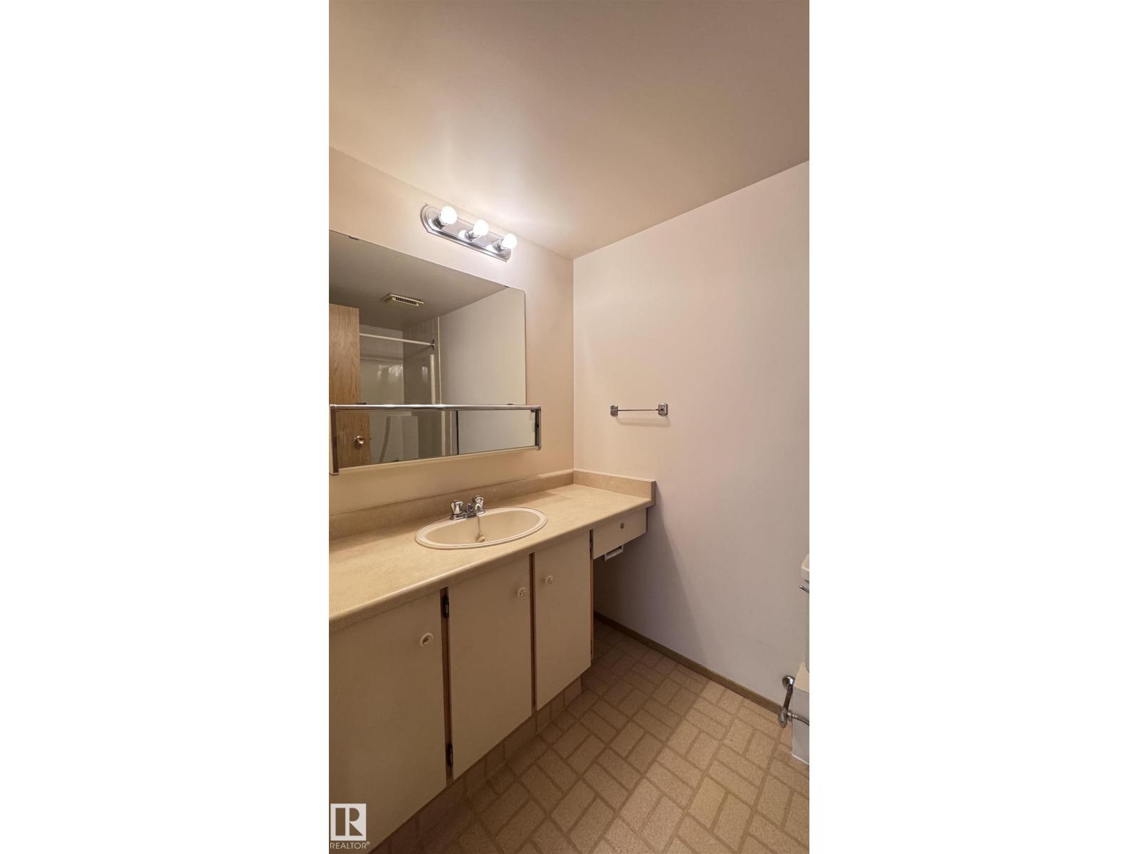#110 10511 19 Av Nw, Edmonton, Alberta  T6T 5S8 - Photo 12 - E4456443