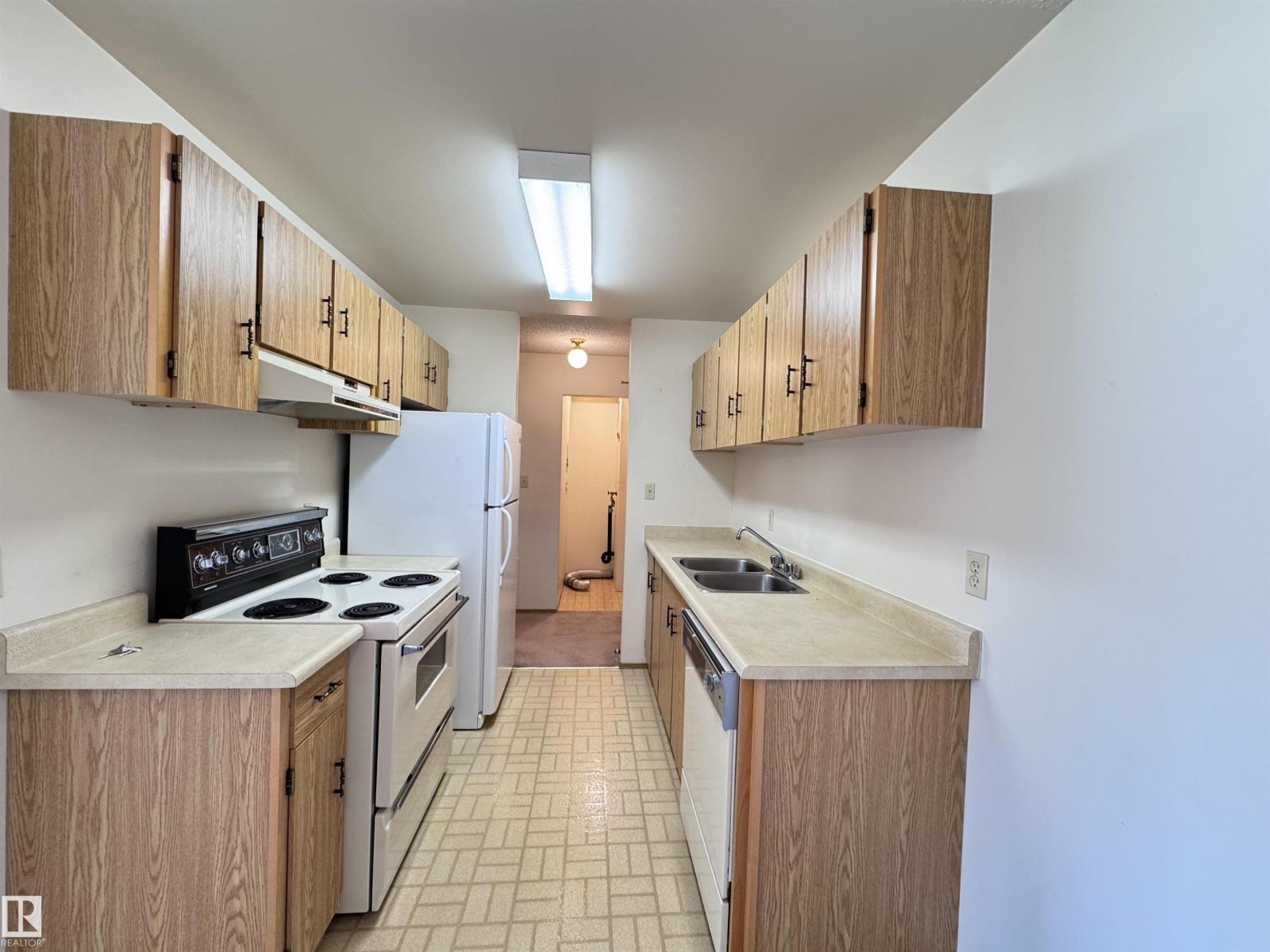 #110 10511 19 Av Nw, Edmonton, Alberta  T6T 5S8 - Photo 4 - E4456443