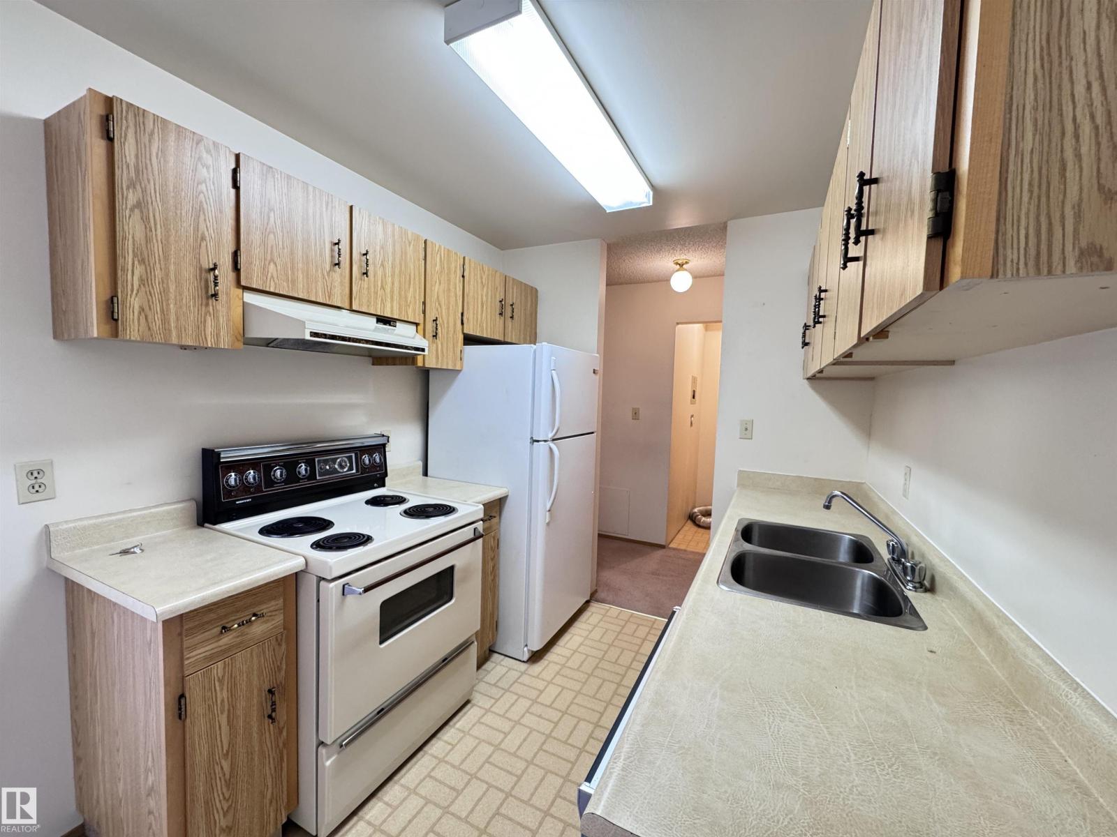 #110 10511 19 Av Nw, Edmonton, Alberta  T6T 5S8 - Photo 5 - E4456443