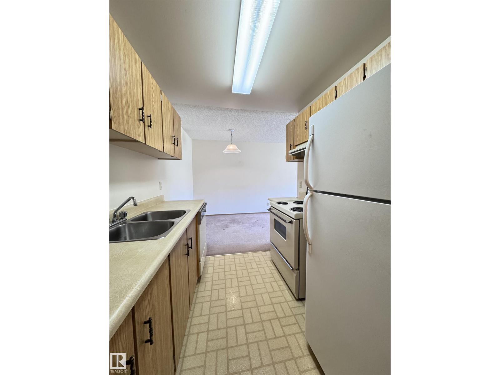#110 10511 19 Av Nw, Edmonton, Alberta  T6T 5S8 - Photo 6 - E4456443