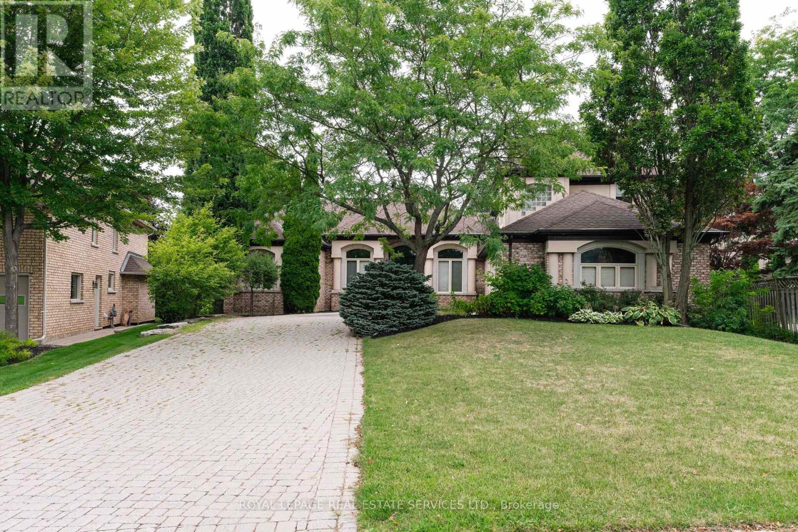 238 Wilderness Drive, Hamilton, Ontario  L9G 4S3 - Photo 2 - X12344482